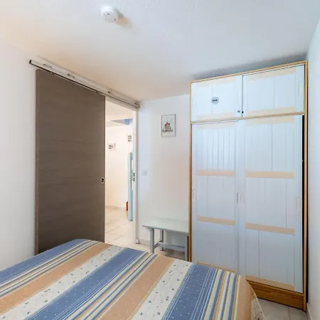 Les Patios De La By Interhome * סן סיפריאן