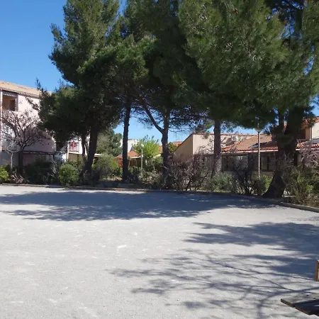 בית נופש Les Patios De La By Interhome